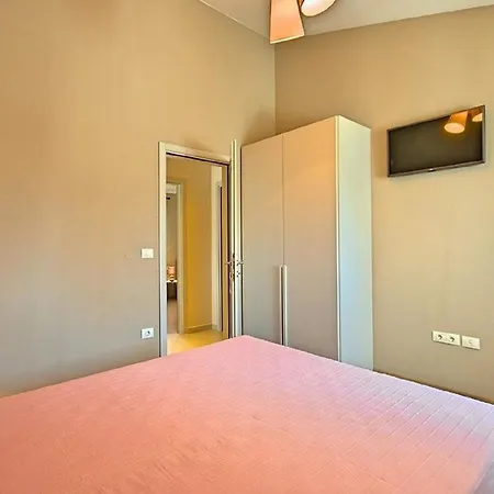 Nata Fuer 8 Personen Mit Pool Bei *