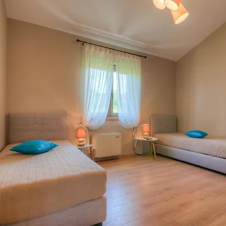 Holiday home Nata Fuer 8 Personen Mit Pool Bei Porec