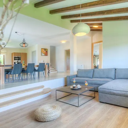 Nata Fuer 8 Personen Mit Pool Bei Holiday home Porec